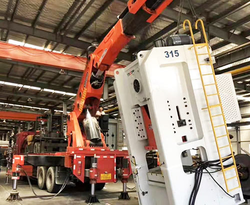 临清附近随车吊出租，轻松解决运输难题